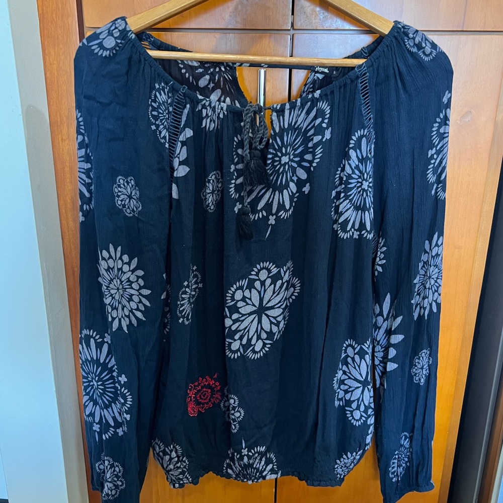 SALE🥳Women’s Long Sleeve Loose Fitting Blouse Size Medium